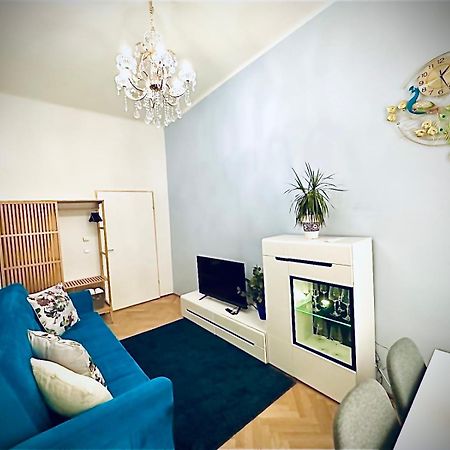 Smarald Apartment Виена Екстериор снимка