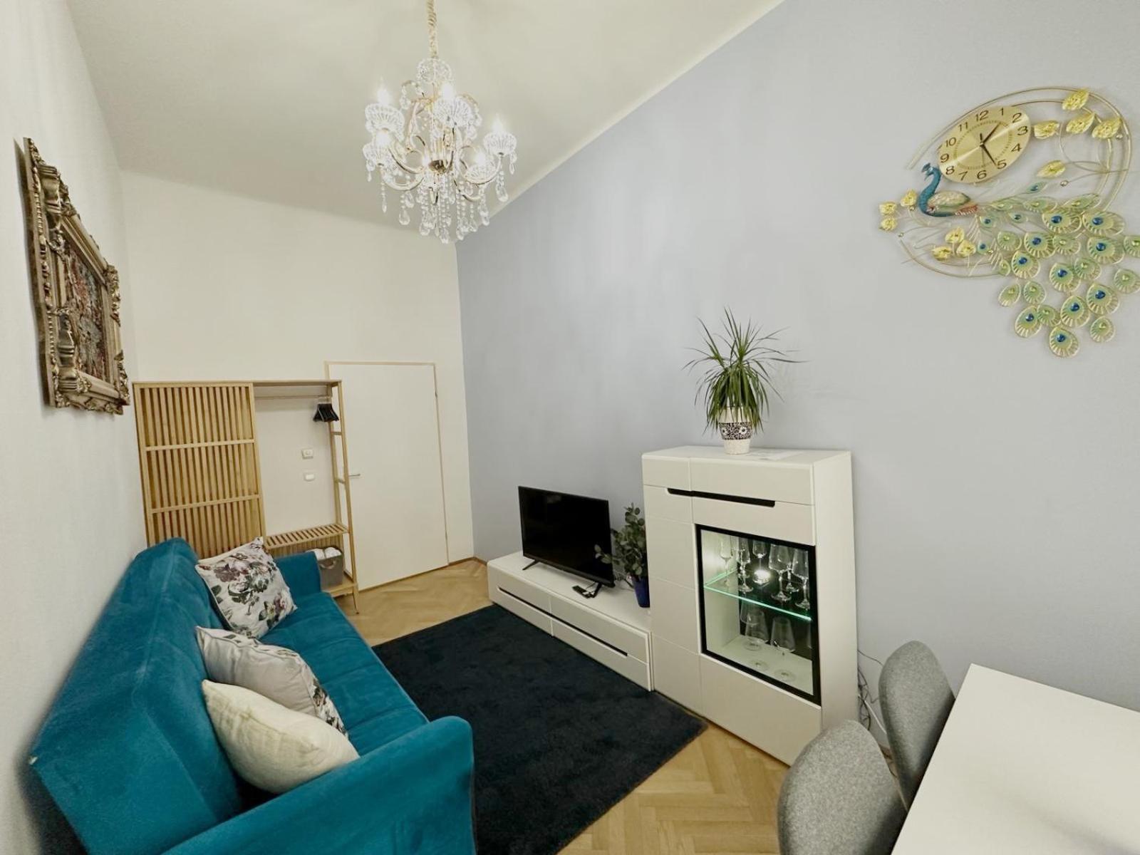 Smarald Apartment Виена Екстериор снимка